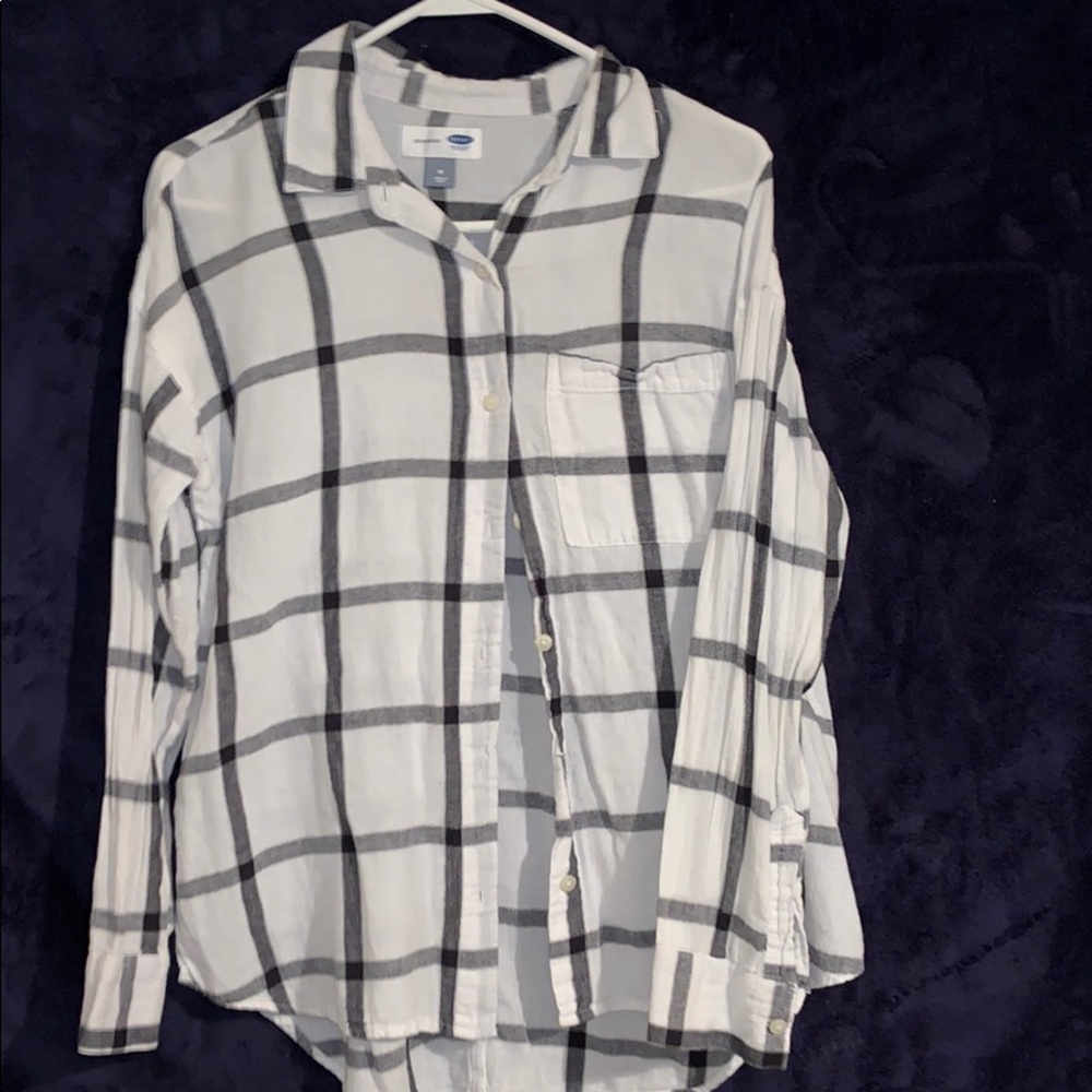 * BLACK AND WHITE PLAID BOYFRIEND FLANNEL